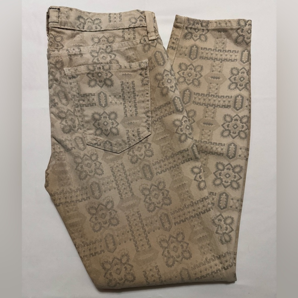 Current/Elliott Distressed Medallion Patterned Skinny Jeans in Color Beige